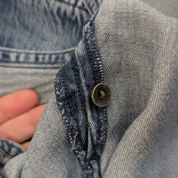 V. Liz Claiborne Denim Button Down Blouse - Picture 6 of 9